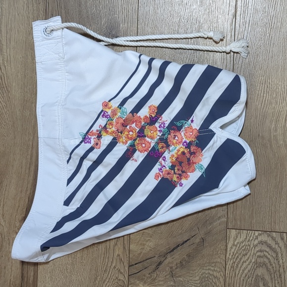 O'NEILL Boardshorts Floral Embroidered Swim Shorts Size 3 - Picture 3 of 10